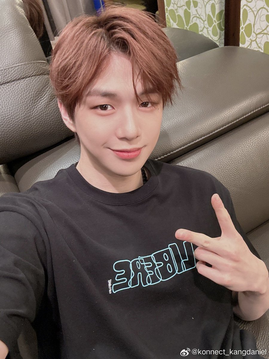 KDanigall's tweet photo. 230715 강다니엘 공식 웨이보

[#Oh녤]
230715 미니레코드 팬사인회 완료💗

🔗 https://t.co/QffgknDwdy

#강다니엘 #KANGDANIEL
#REALIEZ #SOS https://t.co/BK502c5VIP
