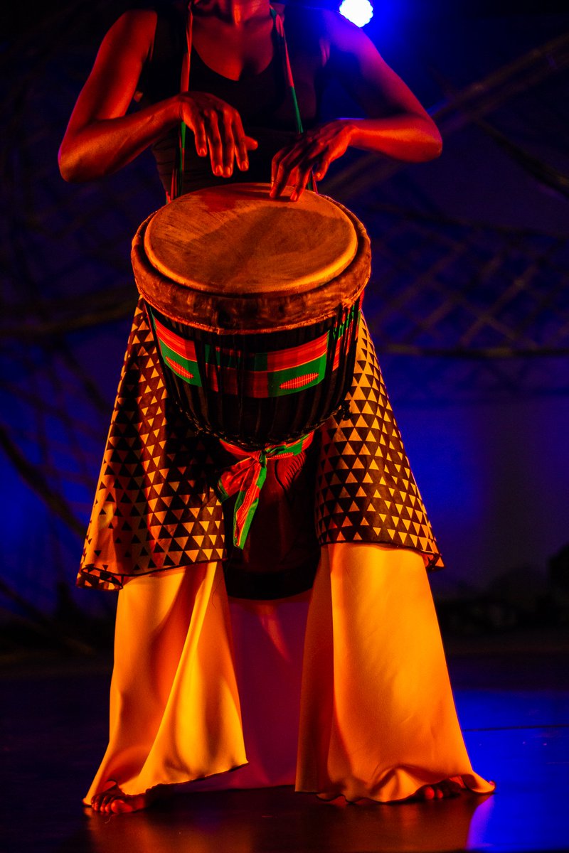 theayoadams's tweet photo. Random moments from last night @UbumuntuArtFest 

#Ubumuntu2023 https://t.co/iEY4OGhcjJ