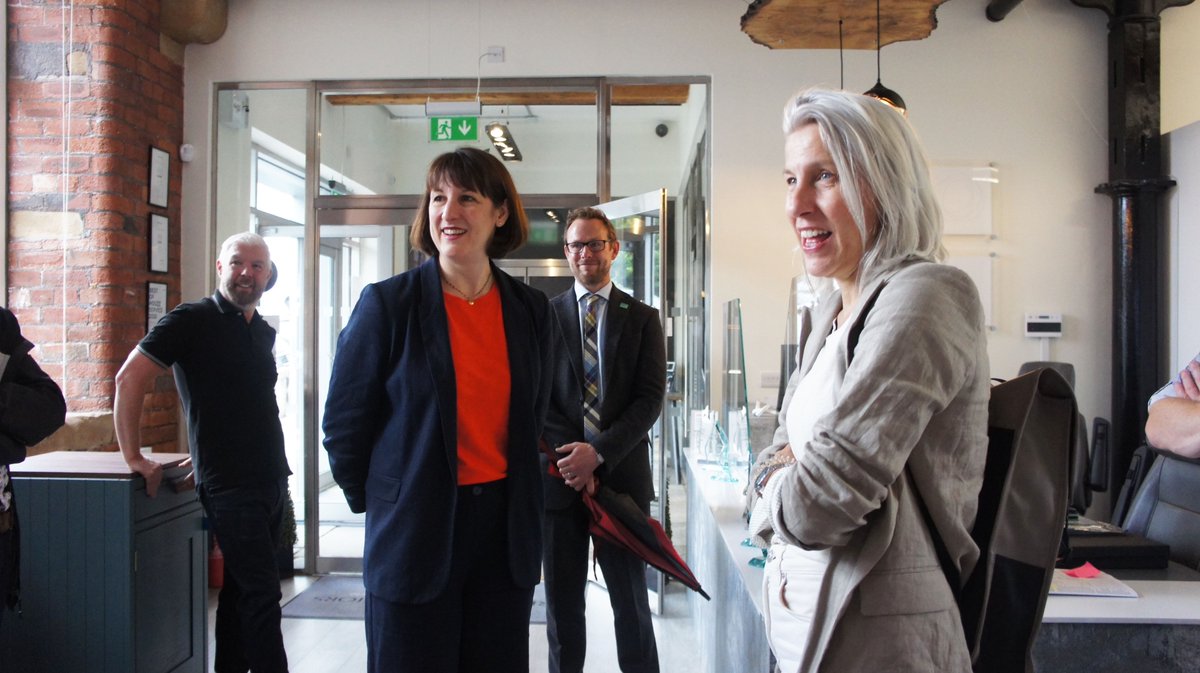 Great to be joined by Helen Dickinson from <a href="/the_brc/">The British Retail Consortium</a> to visit businesses including <a href="/TrumanBooks/">Truman Books</a>, <a href="/kitchensinleeds/">Arlington Interiors</a> and Mill Creations <a href="/sunnybankmills/">Sunny Bank Mills</a> on Farsley Town Street yesterday.  

As a pro-worker, pro-business party, Labour will breathe new life into our high streets.