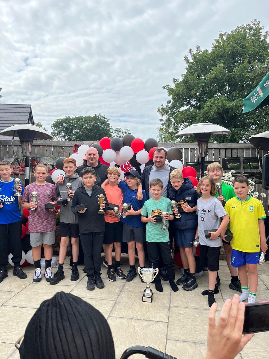 Bit late to the party! But great day <a href="/SLCCUK/">SLCC</a> presentation! Thanks to our  sponsor bvcomms.com the coaches <a href="/bradharkness/">Brad Harkness</a> <a href="/JamesBushCoach/">James Bush</a> <a href="/Ste_Grimes1997/">Ste Grimes</a> <a href="/bensimms0/">Ben Simms Coaching</a> thanks to <a href="/TheDoubleLOYD/">Martino</a> for getting the lads in order before every game 👏🏼 boss season 🏆