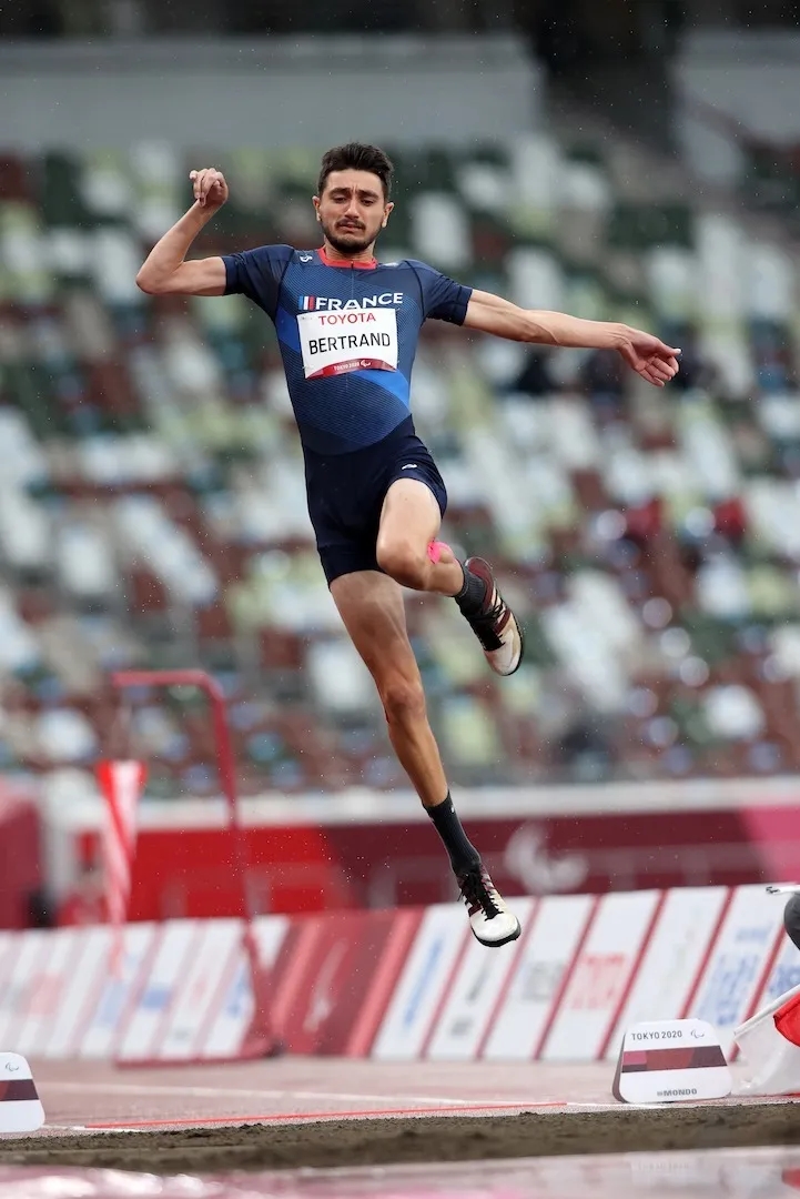 Coeur Handisport (@coeurhandisport) on Twitter photo 🔥 Valentin Bertrand médaillé de bronze 🥉
👏👏👏 #Athlétisme Saut en longueur T37 🏃
3ème médaille pour la #France 🇫🇷
🏃 #Athlétisme 🏃 Champ. du monde 🌍
📅 8 au 17 juillet 📍 <a href="/stadecharlety/">Stade Charléty</a> <a href="/Paris/">Paris</a> 🇫🇷
<a href="/valbertrand01/">valentin Bertrand</a> <a href="/Sports_gouv/">Ministère des Sports 🇫🇷</a> <a href="/wpaparis23/">Championnats du monde de para athlétisme PARIS'23</a> <a href="/SFParisRugby/">Stade Français Paris</a> <a href="/LaProlon/">Patrick Montel</a>
📷CPSF 🔥 Valentin Bertrand médaillé de bronze 🥉
👏👏👏 #Athlétisme Saut en longueur T37 🏃
3ème médaille pour la #France 🇫🇷
🏃 #Athlétisme 🏃 Champ. du monde 🌍
📅 8 au 17 juillet 📍 <a href="/stadecharlety/">Stade Charléty</a> <a href="/Paris/">Paris</a> 🇫🇷
<a href="/valbertrand01/">valentin Bertrand</a> <a href="/Sports_gouv/">Ministère des Sports 🇫🇷</a> <a href="/wpaparis23/">Championnats du monde de para athlétisme PARIS'23</a> <a href="/SFParisRugby/">Stade Français Paris</a> <a href="/LaProlon/">Patrick Montel</a>
📷CPSF