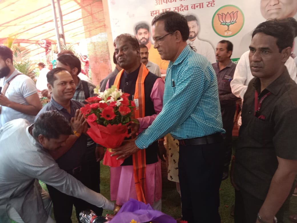 <a href="/Rahulkumarshri/">Rahul shrivastava</a> <a href="/DrPRChoudhary/">Dr. Prabhuram Choudhary</a> <a href="/BJP4MP/">BJP Madhya Pradesh</a> <a href="/ChouhanShivraj/">Shivraj Singh Chouhan</a> <a href="/CMMadhyaPradesh/">Chief Minister, MP</a> <a href="/DainikBhaskar/">Dainik Bhaskar</a> <a href="/JM_Scindia/">Jyotiraditya M. Scindia</a> <a href="/narendramodi/">Narendra Modi</a> <a href="/IBC24News/">IBC24 News</a> <a href="/BansalNewsMPCG/">Bansal News</a> <a href="/AmitShah/">Amit Shah</a> एमपी के #NHM संविदा कर्मचारियों में बहुत लोकप्रिय स्वास्थ्य मंत्री <a href="/DrPRChoudhary/">Dr. Prabhuram Choudhary</a>  जी को प्रदेश समस्त के 32 हज़ार एनएचएम कर्मचारियों की तरफ़ से जन्मदिन की हार्दिक शुभकामनाएं।
चुनाव से पहले हमारे आदेश जारी होंगे इसका हमें आप पर पूर्ण विश्वास है
#prabhuramchoudhary 
#प्रभुरामचौधरी