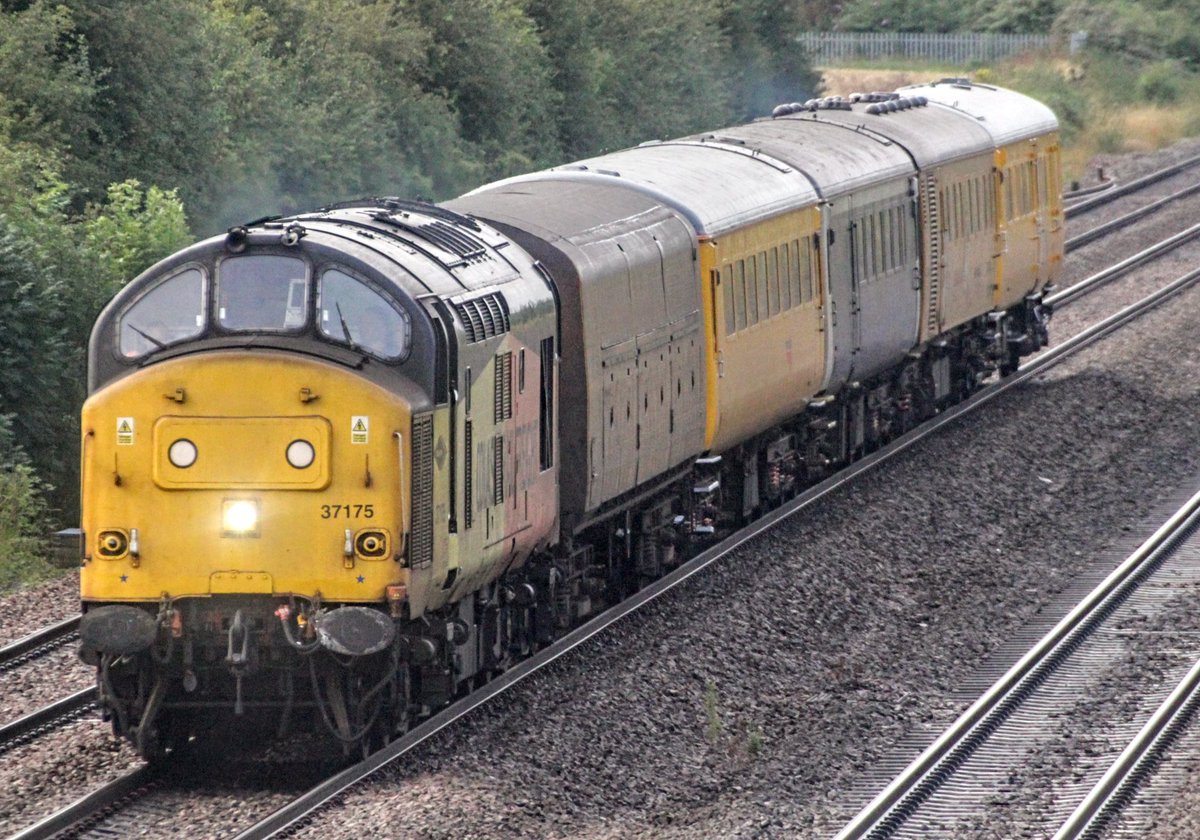 37175 passing Cossington on 3Q26 Hither Green PAD to Derby RTC (Network Rail) 
#colasrail
#class37

flic.kr/p/2oPwh8X