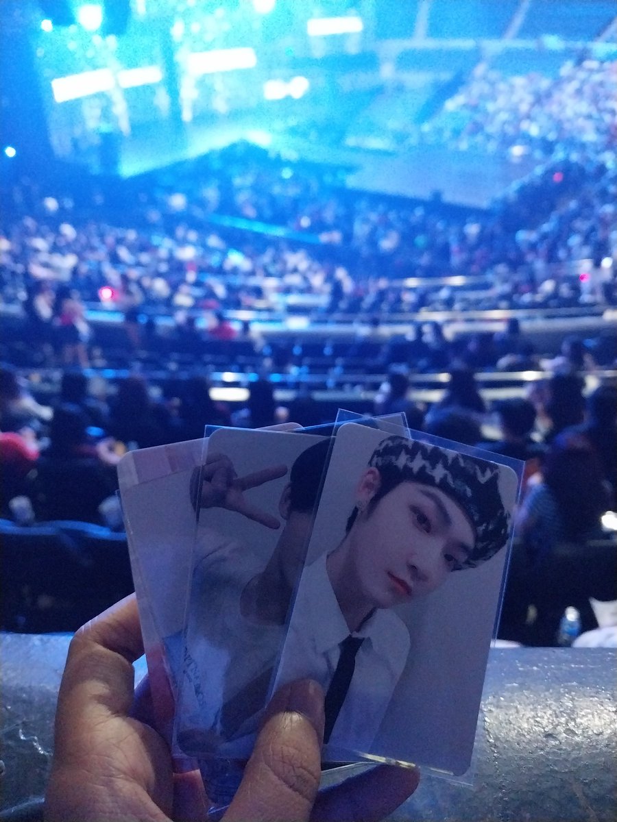 here ako sa 405 row 1 approach nyo lang me samay mga want~

#ZENERATION_MNL