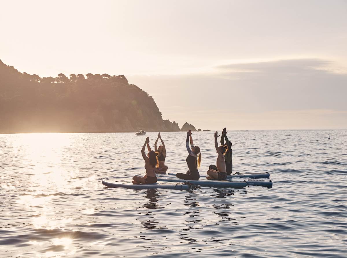 🌊 T'imagines fer postures de ioga en una taula de pàdel envoltat d'aigua cristal·lina i vistes espectaculars? Vine a #LloretdeMar i gaudeix d'una sessió de pàdel-ioga! Una forma divertida d'unir el cos, la ment i el mar en un sol lloc. 🫶🏻 

<a href="/lloretturisme/">Lloret Turisme</a> #inCostaBrava