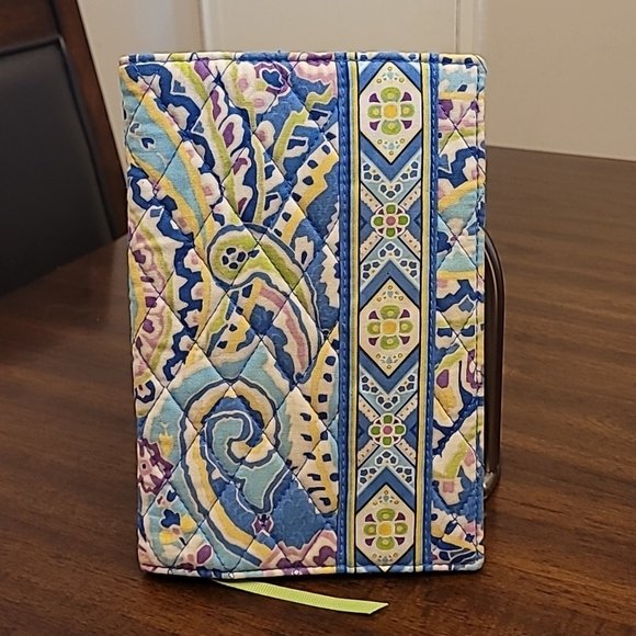 So good I had to share! Check out all the items I'm loving on <a href="/Poshmarkapp/">Poshmark</a> #poshmark #fashion #style #shopmycloset #nordstrom #verabradley: posh.mk/kYppHfBVrBb