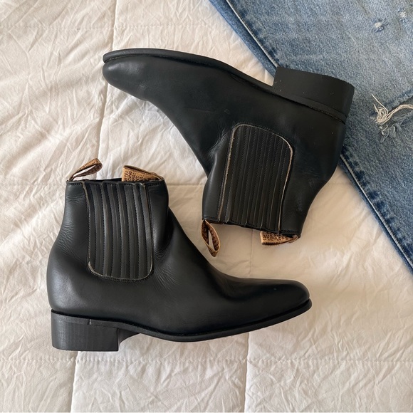 So good I had to share! Check out all the items I'm loving on <a href="/Poshmarkapp/">Poshmark</a> from <a href="/MGSnyder12172/">Marc Snyder</a> #poshmark #fashion #style #shopmycloset #michaelkors #holland #frayeri: posh.mk/QywijtBVrBb