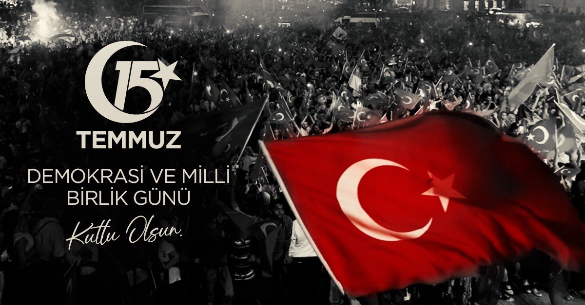 Bayrak yere düşmesin, 
vatan toprağı çiğnenmesin diye 
kadın, genç, yaşlı milyonlarca insanımızın devleştiği bir destan #15Temmuz

Bu alçak kalkışmayı göğsünde durduran tüm şehitlerimizin ruhu şâd olsun. Allah bu devlete bir daha böyle bir ihaneti yaşatmasın! 🇹🇷

#15TemmuzDestanı
