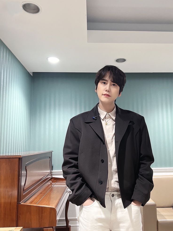 Kyute_Power's tweet photo. Always with KYUHYUN 
#슈퍼주니어 #규현
#SUPERJUNIOR #KYUHYN
@SJofficial @GaemGyu https://t.co/RtvTO4n7Sm