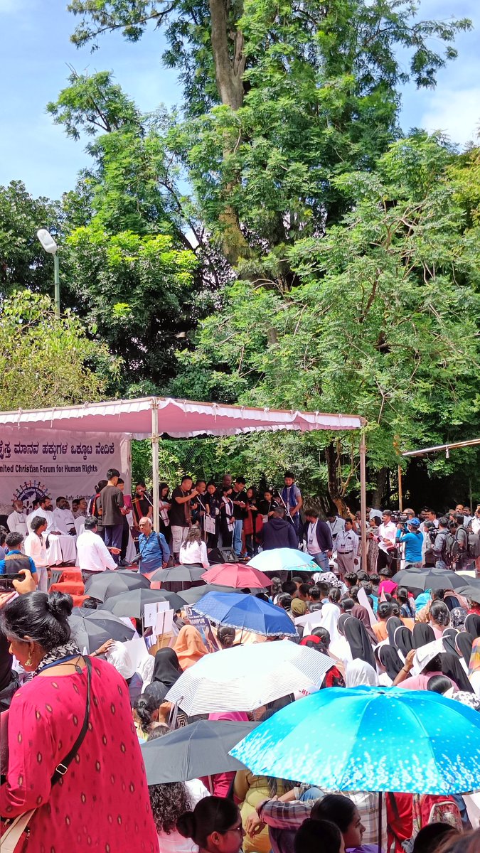 arnonian's tweet image. "All Karnataka United Christian Forum for Human Rights" organised a peace rally for Manipur. 
It is so good to see God's people standing up for peace and justice in Manipur.
#solidaritywithmanipur #Manipur #peaceformanipur