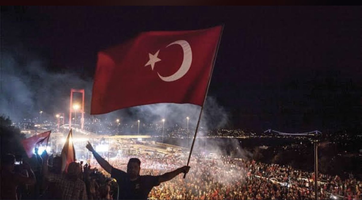 Biz bitti demeden bitmez.şehitlerimizi rahmetle gazilerimizi şükranla milletimizi teşekkür ile anıyoruz #15Temmuz