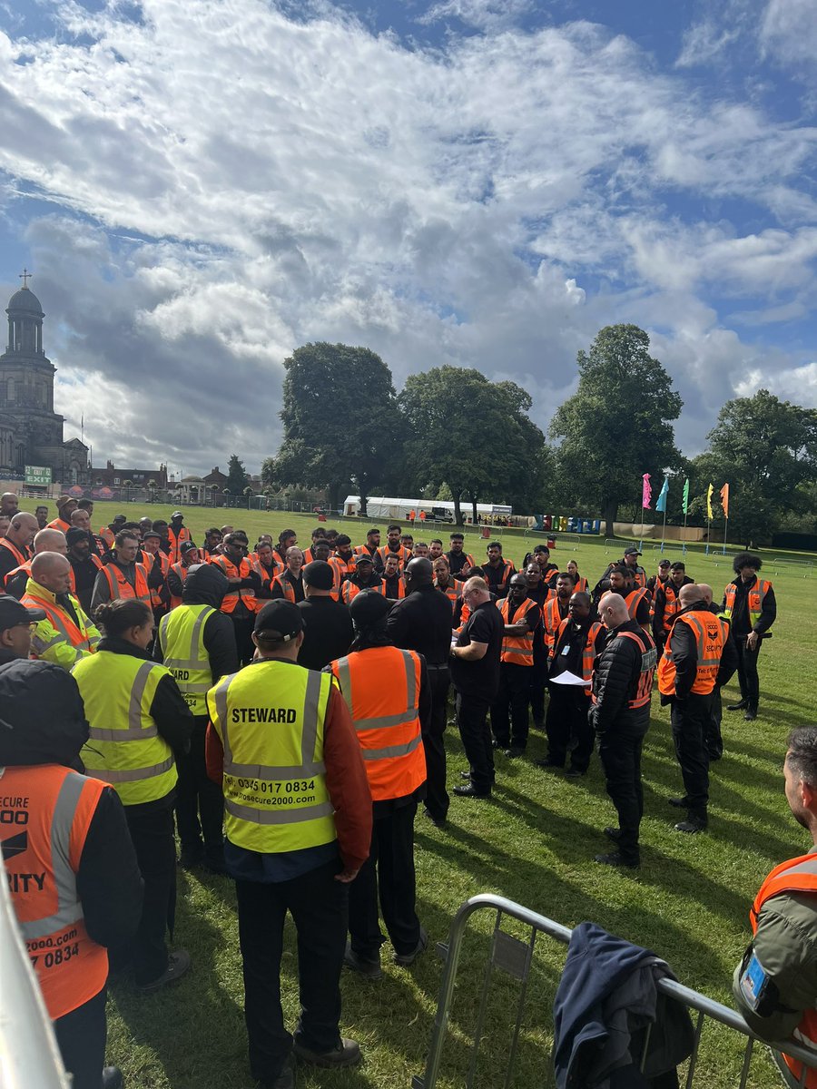 prosecure2000's tweet image. The Dream Team briefing ready for @letsrockshrews #LetsGo #LetsRock