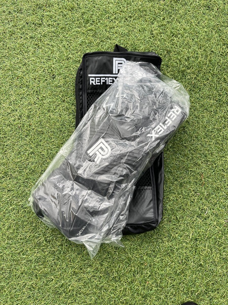 Ref1ex__'s tweet photo. Swipe To Open Our Black Ref1ex Rise Gloves 🧤 https://t.co/QSM8FCPRyn