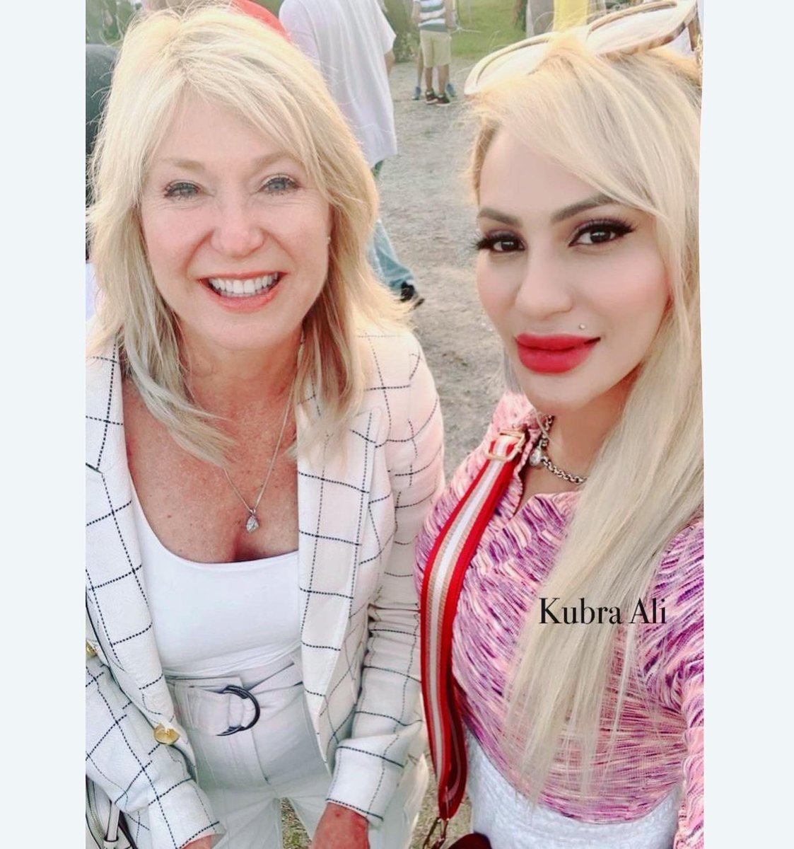 KubraAli19's tweet photo. @BonnieCrombie @rubysahotalib @shafqatalimp https://t.co/EZkkhv1cLq