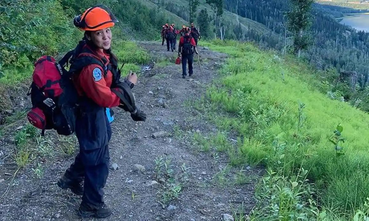 TheSecretFF999's tweet photo. My thoughts today are with the family, friends and colleagues of Firefighter Devyn Gale.

Devyn was killed when she was struck by a falling tree while working in a remote area near the town of Revelstoke, British Columbia as wildfires continue to rage across the country.

Devyn was just 19 years of age, and was airlifted to hospital after the incident, but sadly did not make it.

Gone, but never forgotten!