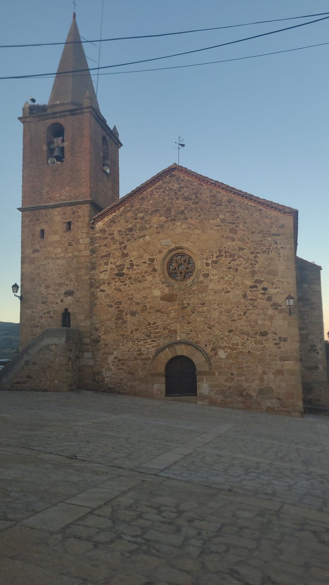 sytoalex's tweet photo. Pues aquí nos hemos venido a recargar pilas. #tejedadetietar, #valledeljerte https://t.co/HkeX87Hh85