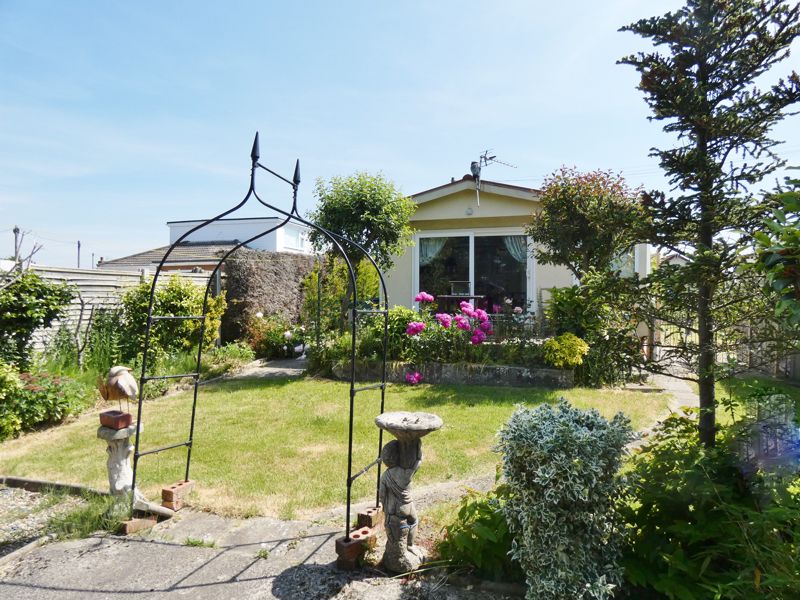 tempoestates's tweet photo. *LAMALEACH RESIDENTIAL PARK *

💫Located on the Popular Over 50s Lamaleach Park
💫Private Parking, Car Port and Garage
💫Large Mature Gardens to All Aspects

This property is a must view! Call us now on 01772 633399 to book in your viewing!
💻 https://t.co/Y8Ou8VK61L https://t.co/7f9wUlQZ13