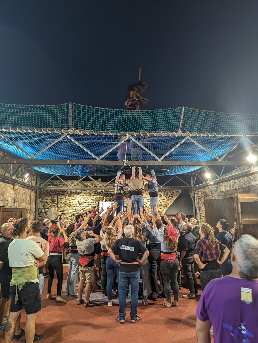 💥Espectacular l’assaig d’ahir, us compartim fotos👇🏻 avui ens veiem a plaça🤩
‼️LA DIADA DE LES CULTURES‼️
🔜 15 de juliol 
⏰a les 18h
📍plaça del pou d’Altafulla
🌐amb <a href="/collavella/">Colla Vella dels Xiquets de Valls</a> <a href="/Verds/">Castellers de Vilafranca</a> i <a href="/xiquetstgn/">Xiquets de Tarragona</a> 
🗣️🗣️Vine a fer pinya! la colla et necessita!💜 #Castellers #Castelleres