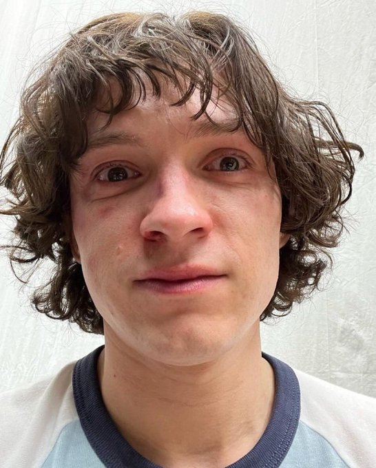 Frolicmedia_'s tweet image. So the video of UK actor Tom Holland taking back shots actually exists😭😭👇.

Delap| Dj Cuppy| Stoke| Evian| Seychelles| Ebuka| Reno| #OSAPALONDON | #MissionImpossible7NG | #BBNaijaAllStars |