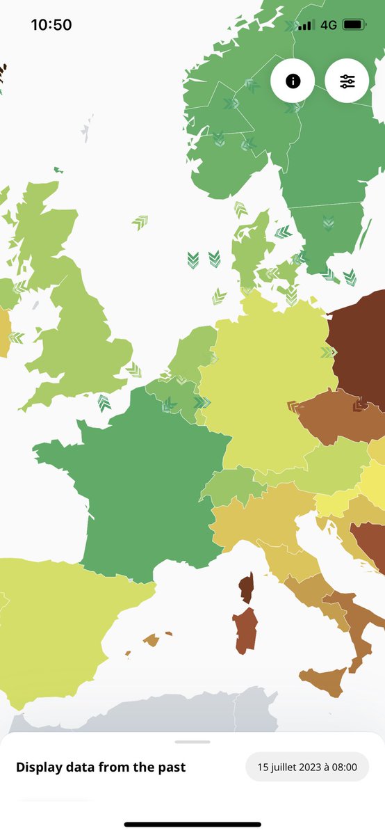 GevreyMickael's tweet photo. Qui a dit que le mix électrique en Allemagne est un échec ?
De temps en temps ça marche : faible conso le WE + photovoltaïque la journée… et beaucoup de vent 🤣 https://t.co/yaPKGc2zTy