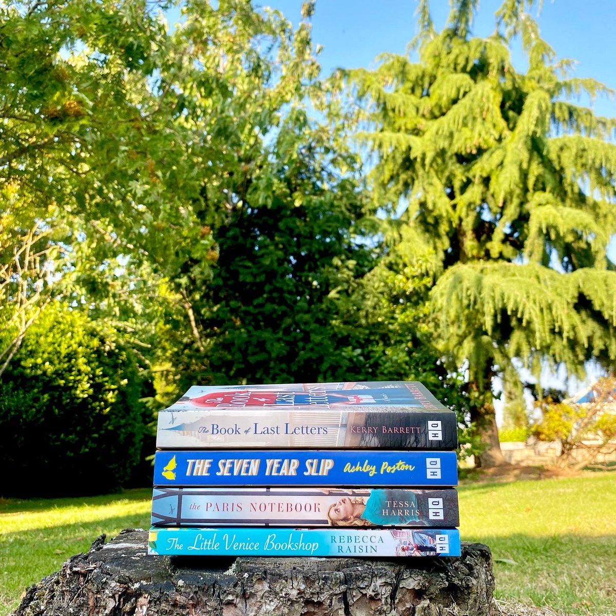 ☀️📚 COMPETITION 📚☀️ It's week 2 of #HQSummerReads, where we recommend books based on different categories. This week… books about ✨ books ✨ Follow us and RT to #win this entire stack!