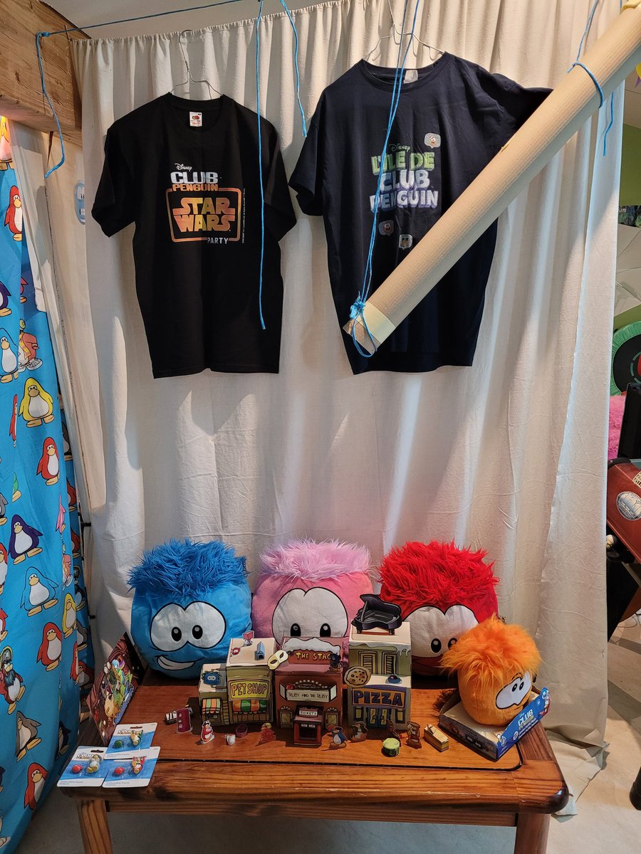 Dridri07deCp's tweet photo. @CPCollectorZone Ahah thanks, if you want here is another pictures of my room where I've make videos for the French community when  the game still existed 😁 https://t.co/q4QrJVGiaB