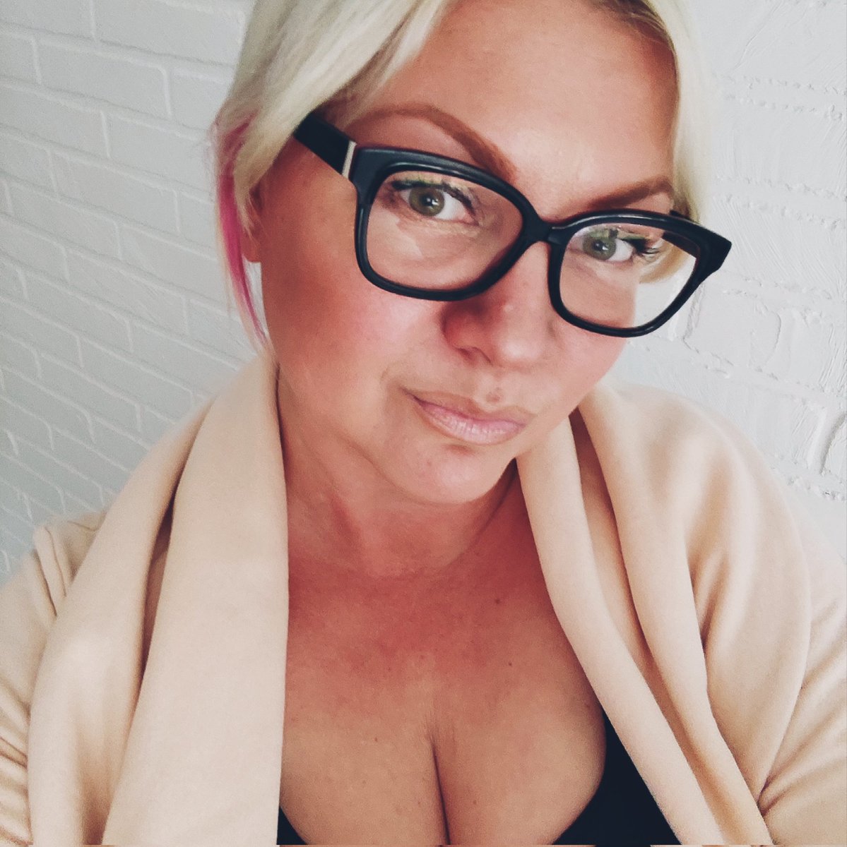 Девушка, не подающая надежды tweet media