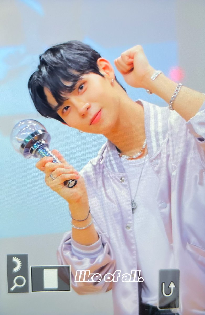 041115kr's tweet photo. 230715 팬싸장에 svt존잘남팬 난입이슈 
#홍건희 #건희 #HONGKEONHEE
#RedstartENM #레드스타트이엔엠 https://t.co/r82KJwwvn6