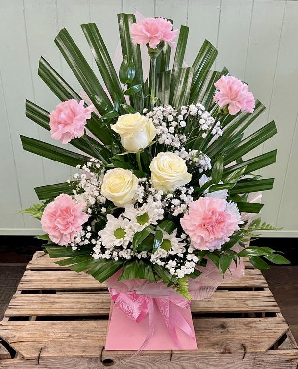 RosepetalsF's tweet photo. Happy holidays everyone 🎉🥂💐😎🥳#hinckley #burbage #barwell #earlshilton #stoneystanton #stokegolding #elmesthorpe #wolvey #marketbosworth #sapcote #nuneaton #stapleton #hinckleyafc #fosse107 #fennydrayton #wigston #supportsmallbusiness https://t.co/gnP5zYjcZV