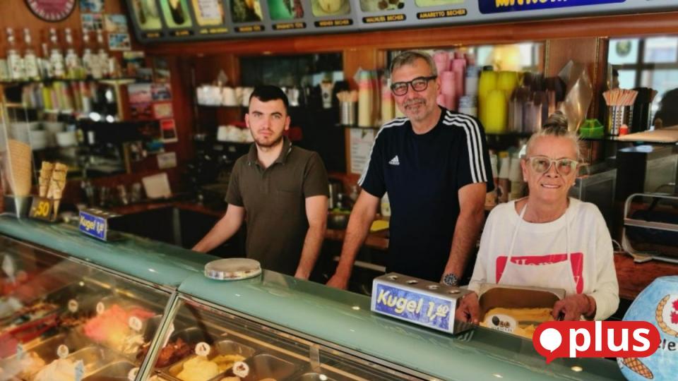 onetz_de's tweet image. Eine Italienerin und ein Niederbayer sind heiß auf Eis: Daniela und Reiner Thuning produzieren und verkaufen ihr Gelato seit 25 Jahren in der Oberviechtacher Eisdiele. Angefangen hat alles mit #Stracciatella und #Cappuccino. trib.al/dtbJPgm