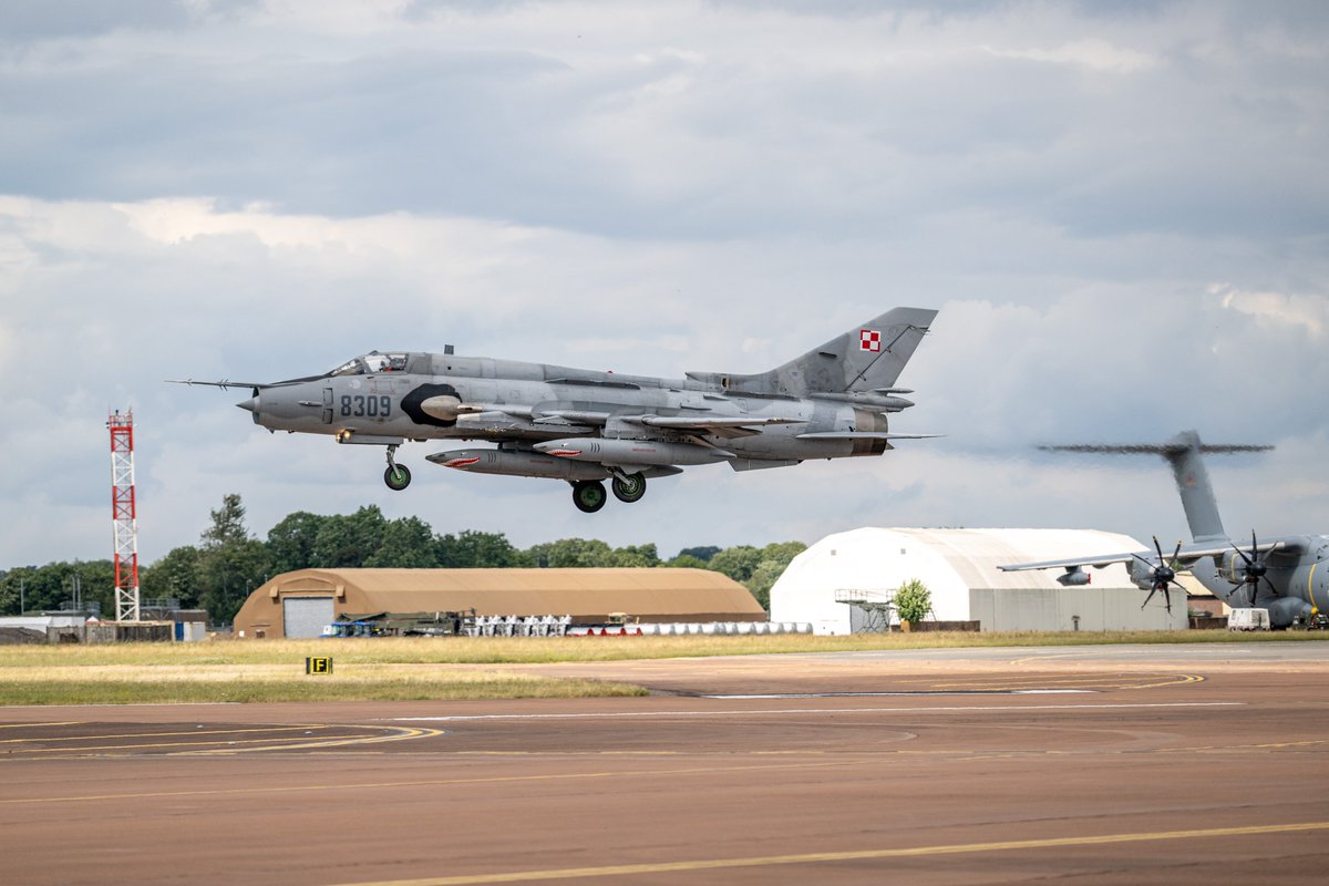 OldDegsy's tweet photo. Polish Air Force Sukhoi Su-22 Fitter arriving #RIAT23 Thursday #Fitter #Su22 #Riat #ColdWarJets @airtattoo #AirTattoo https://t.co/M4FG6y8eCZ