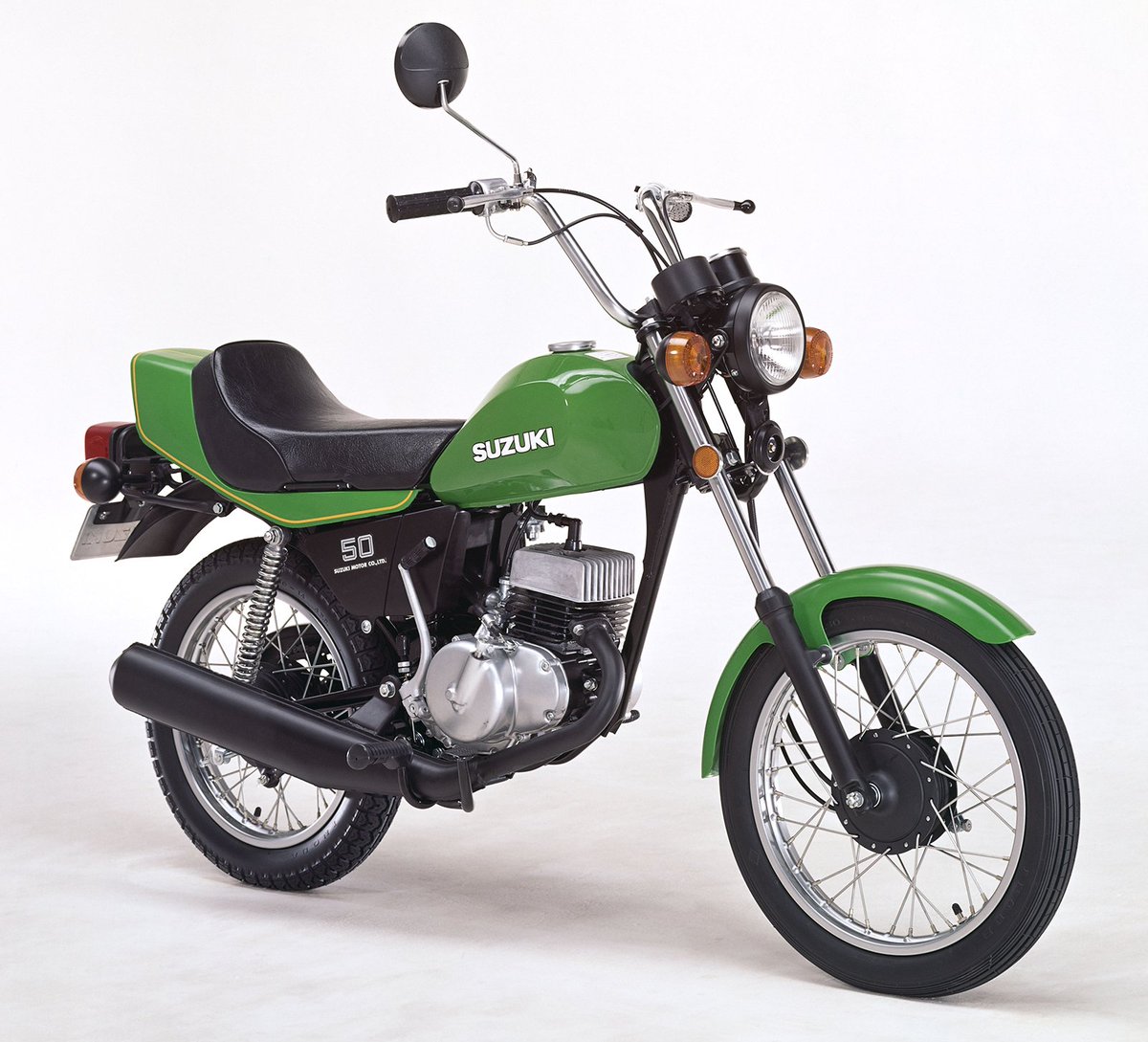 kikuchannel1966's tweet photo. #YAMAHA  #RG50  #カフェレーサー
小学生のころ、子供ながらに『カッコイイ！乗ってみたい♪』と思ったヤマハのGR50。
カフェレーサースタイルが今見ても良くないっすか！？
もうすぐ消える原付(50cc)ですが。
SUZUKIのマメタンなんかも良かったなぁ♪🤗 https://t.co/DBFKwR57gM