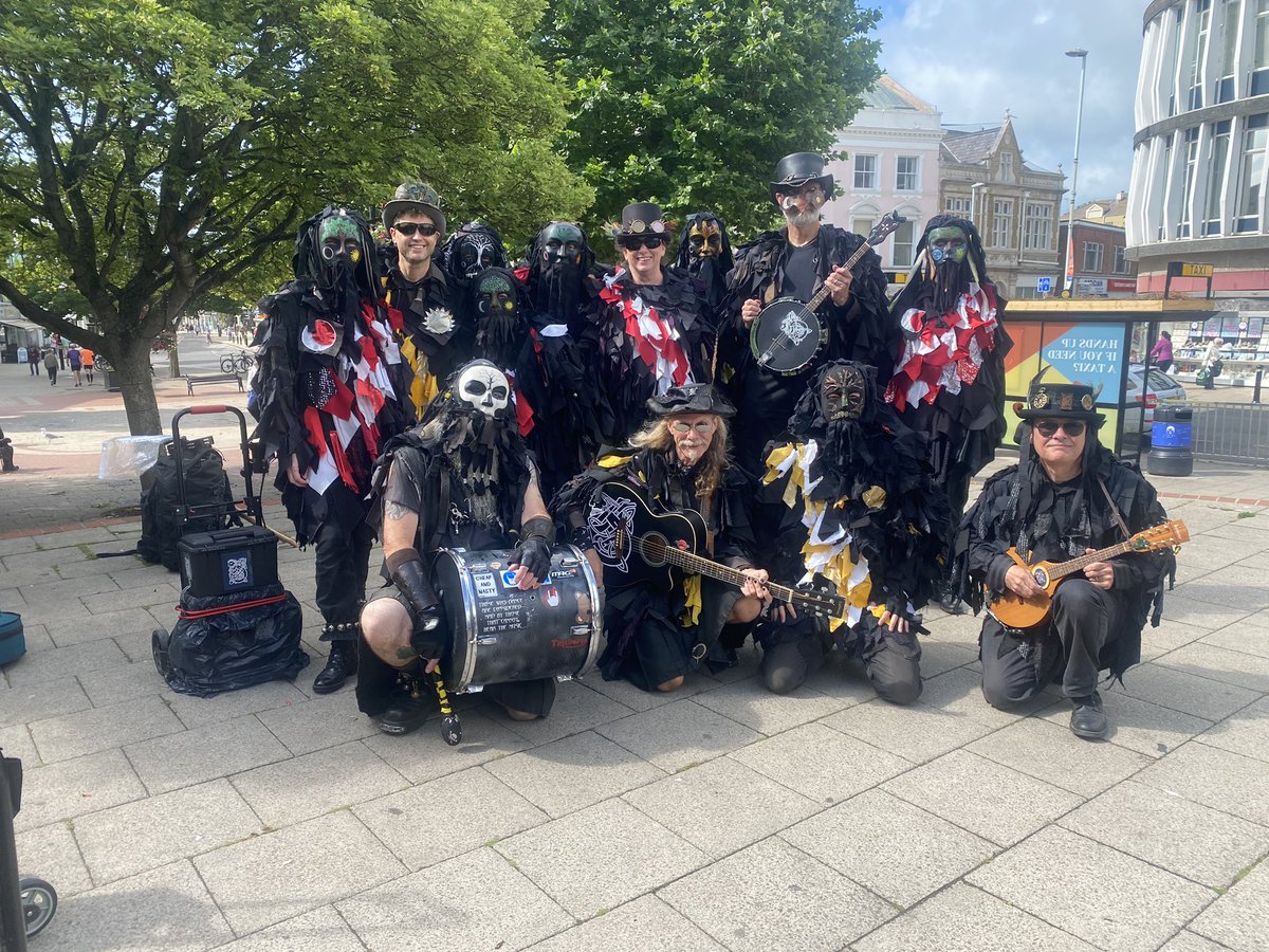 BBCSussex's tweet photo. A fabulous day of colour, live music, bells, sticks and hankies throughout Worthing today starting at the Guildbourne Centre at 10.30 with Sompting Village Morris, the Border Morris and various other sides from the entire area! With @Calltowncryer to start the proceedings and of course @OBrienKrystyna 😁💃🕺