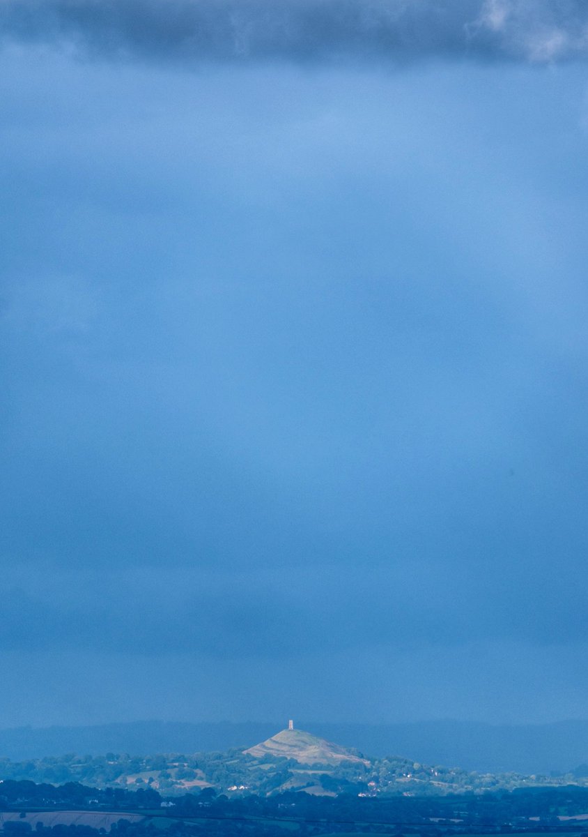 The Isle of Avalon…

#glastonbury #tor #pilgrimage