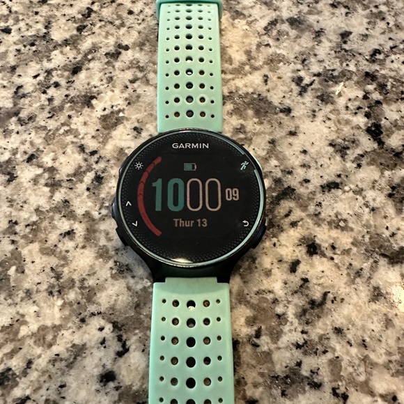 atkinsonr2020's tweet photo. So good I had to share! Check out all the items I'm loving on @Poshmarkapp #poshmark #fashion #style #shopmycloset #garmin: https://t.co/MqsKfCXP2x https://t.co/X7Mt2YsEeV