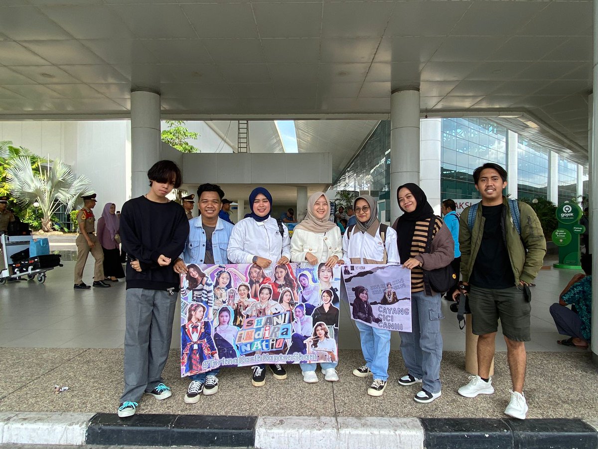 kagessama_'s tweet photo. Menyambut kedatangan Cici kapten @N_ShaniJKT48 dan All member https://t.co/5Wa7KDSp7R