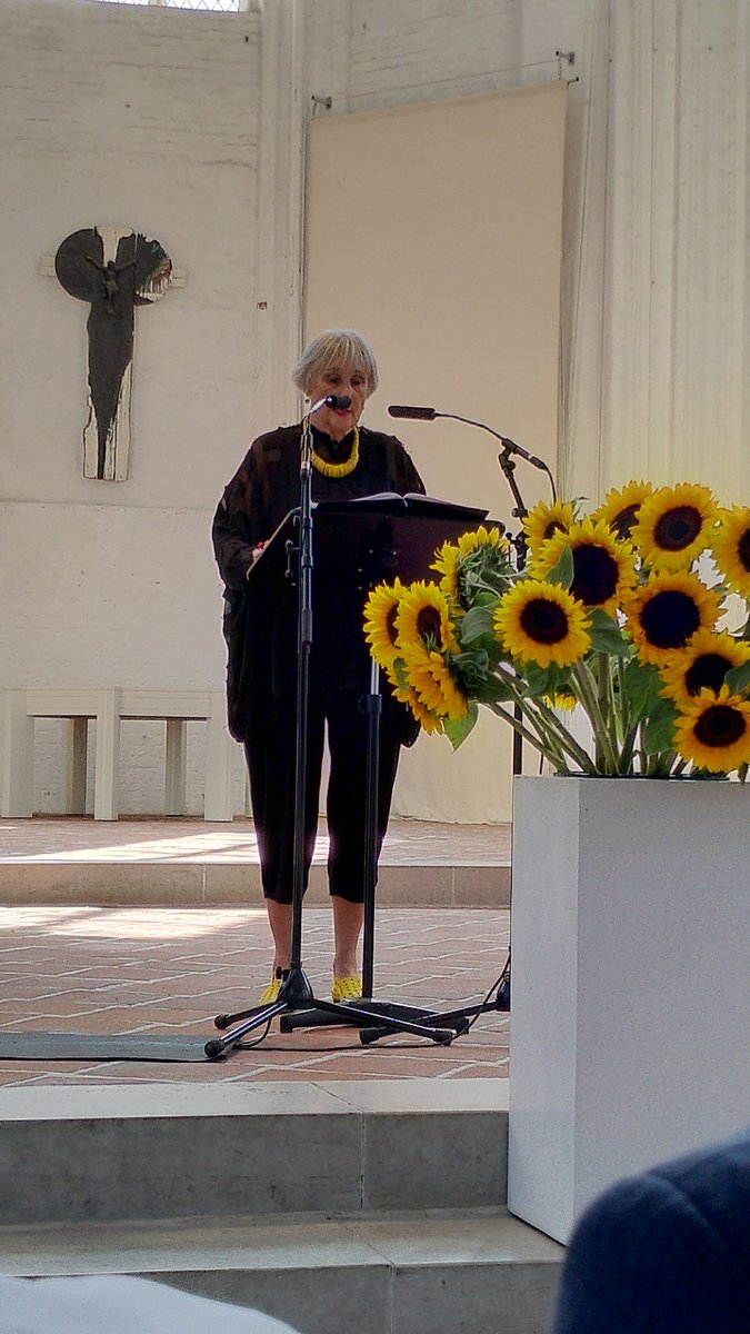 UniLuebeck's tweet image. Ein sonniger Tag beim akademischen Festakt der Universität zu Lübeck in St. Petri. Zum letzten Mal in ihrer Amtszeit gratuliert die Präsidentin, Frau Prof. Gillessen-Kaesbach, den Absolventinnen und Absolventen zu ihrem Abschluss. #Promotion #MasterOfScience