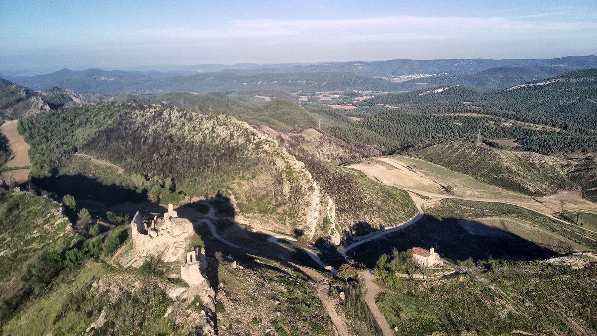 ramonsunyer's tweet photo. Una tarda d'#istiu al castell de Queralt a #Bellprat #anoia #baixasegarra #boncapdesetmana
@catexperience @bcnmoltmes @descobrircat @SomSegarra @Anoia_Turisme @lasegarra https://t.co/8BUh3Jqu5i
