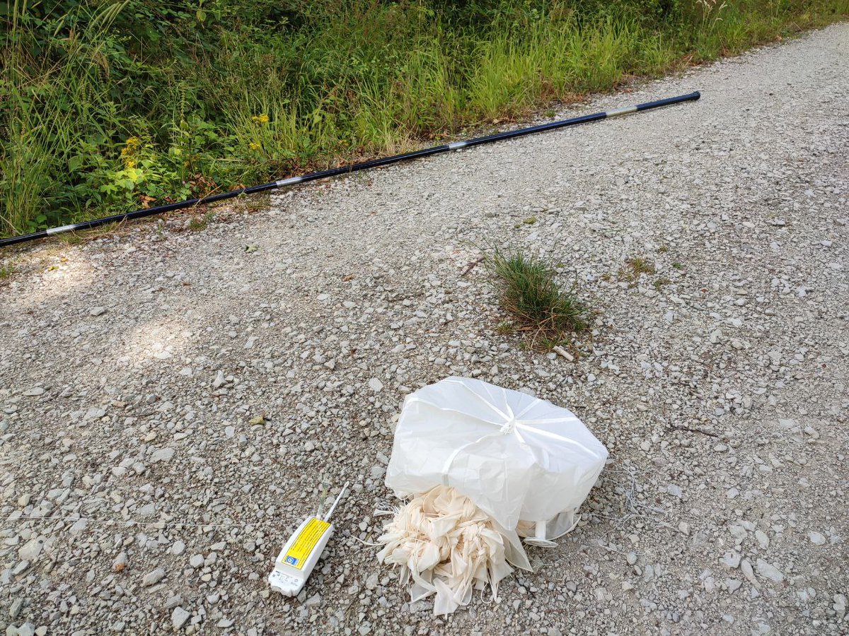 Heute seit langen mal wieder alleine eine Sonde aus dem Baum gezogen :) #radiosonde wettersonde.net/map.php?sonde=…