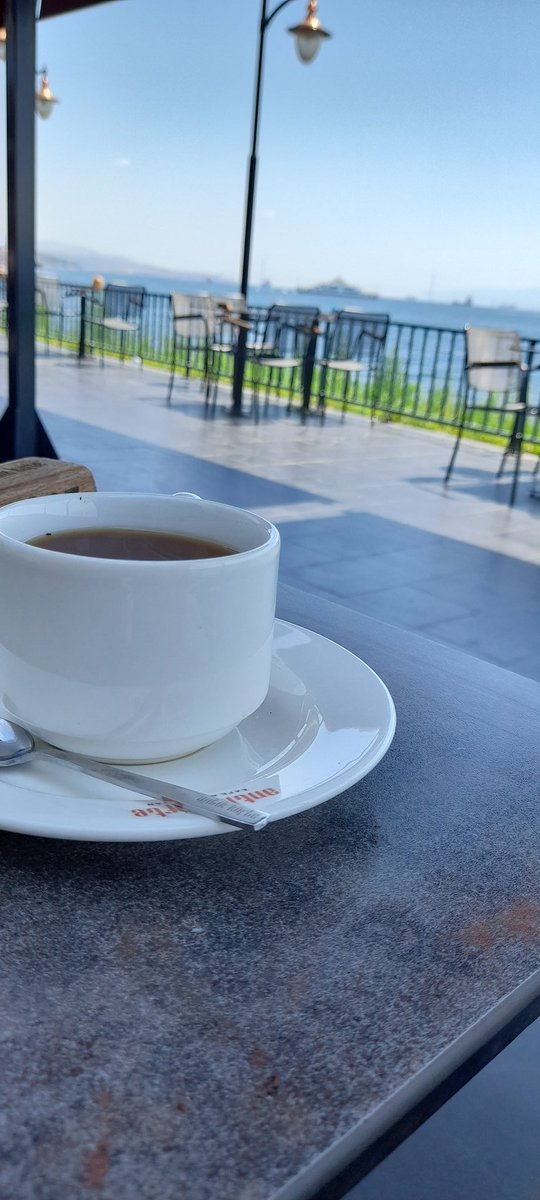 Çayı şekersiz seni...