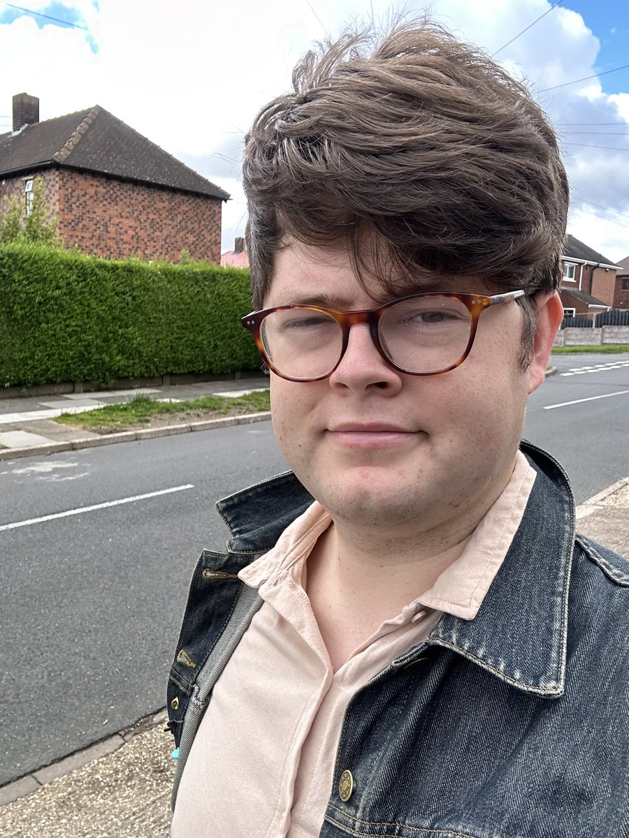 😎 First big weekend of Little Chicago 2.0! 😎

📅 TODAY - Supporting Improv @ Deli at <a href="/theatredelishef/">Theatre Deli Sheffield</a> ! 🎭

📅 TOMORROW- Teaching improv at <a href="/NorthernPS_/">Northern Prep Squad</a> with some amazing up and coming performers.

#theatredelisheffield #northernprepsquad #sheffieldimprov