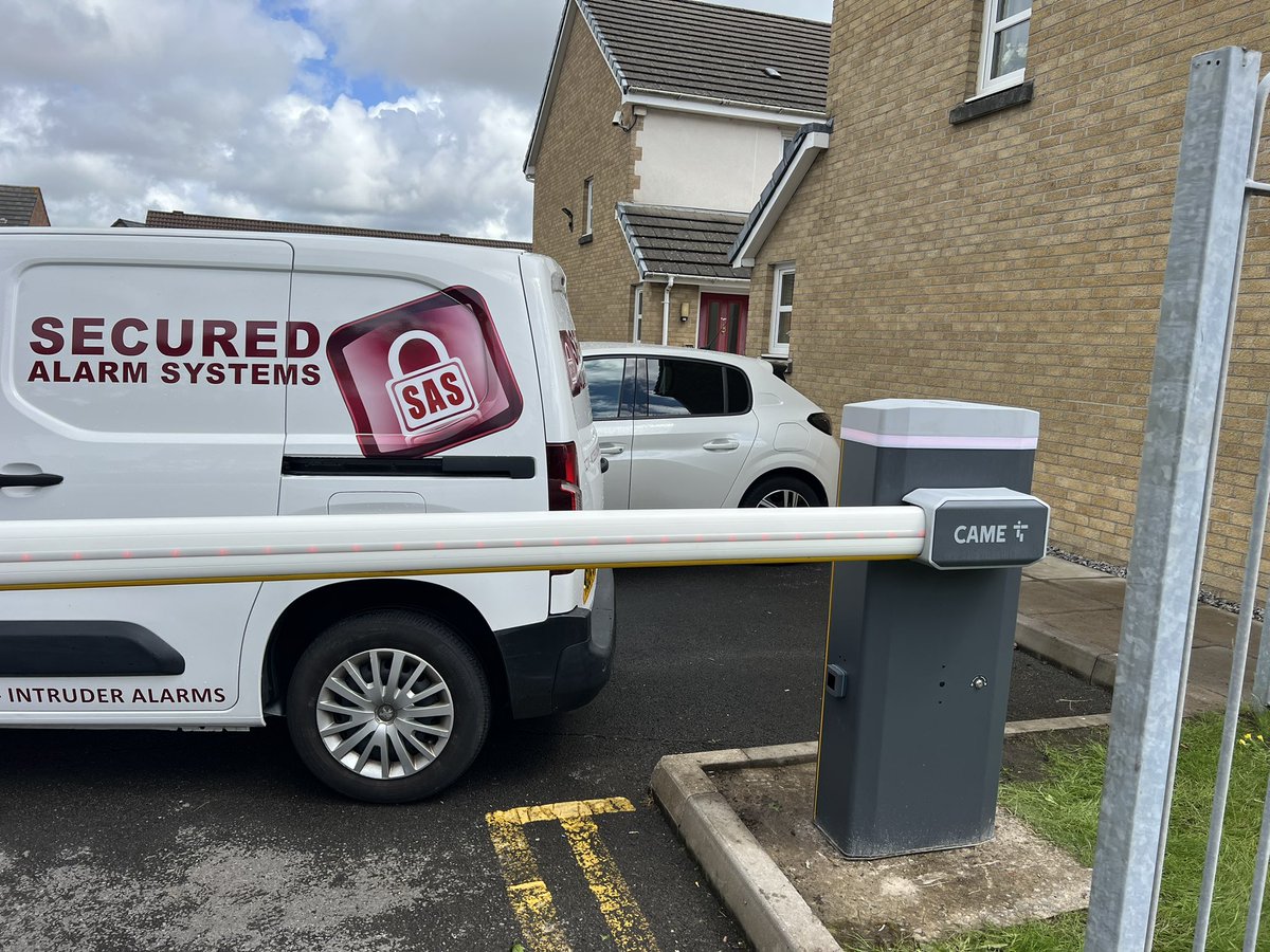 SecuredAlarmSys's tweet image. Our committed engineers got this @CAMEUK barrier replaced on this miserable wet Saturday morning. 

Great effort by the guys to get this completed and to ensure the barrier remains operational 

#TeamSAS #Teamwork