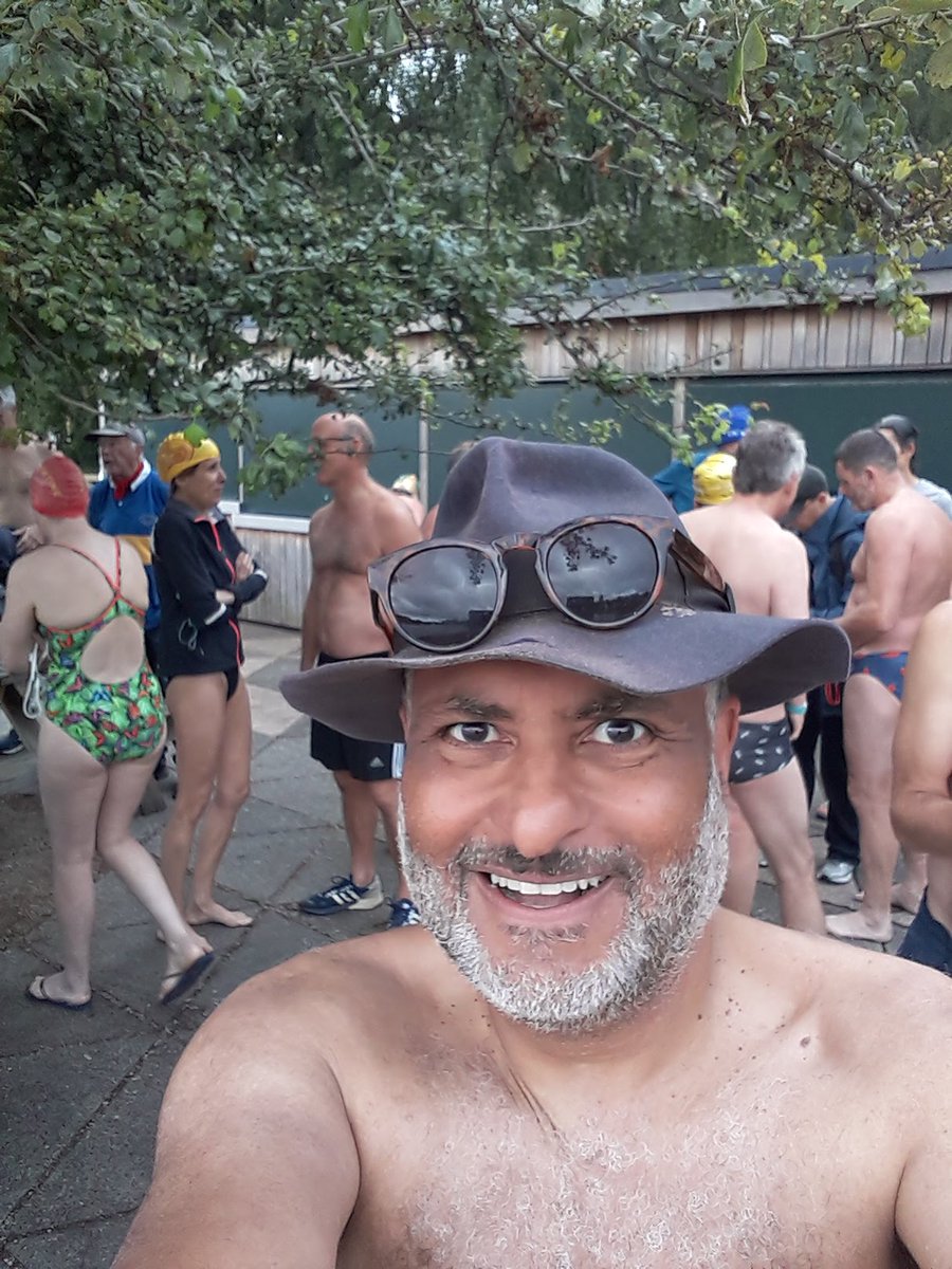 LondonersLondon's tweet photo. My 381st #PaulAtherton's #ALondonersLife - Londoners know when everything against them, they must find their own accomplishments. Finished @SerpsSwimClub's #BridgeToBridge race in #Serpentine in @theroyalparks #HydePark this morning. It was est. 1864. #LetsGuide #UniquelyLondon https://t.co/iTr30BiK7X