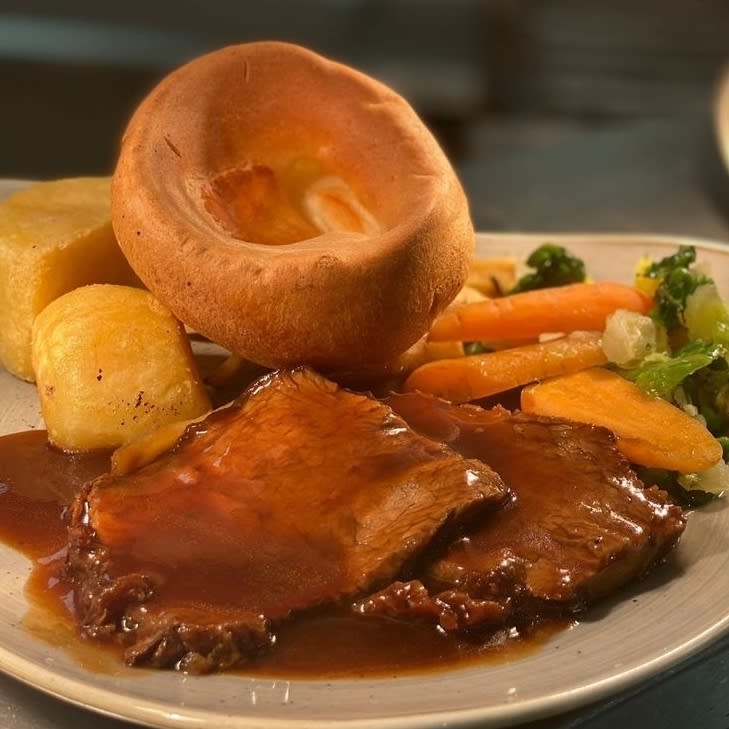 henryaddington's tweet photo. Did someone say Sunday Roast? https://t.co/rysVagrI58