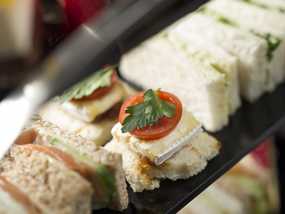 It's #GiveSomethingAwayDay! 

WIN tickets to our Classic Thriller Season plus Afternoon Tea at <a href="/CPNottingham/">Crowne Plaza Notts</a> ✨

To enter simply RT, follow us and tag who you would take with you below!

Competition closes on Wed 19 July. Winner will be contacted on Thu 20 July. 

Good luck ⭐