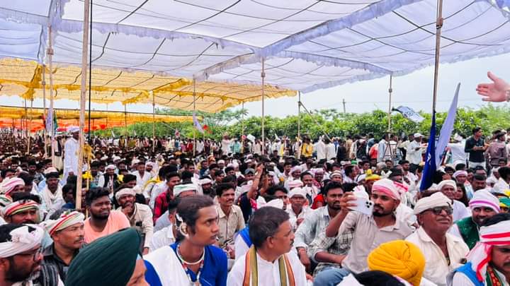 जोहारमय भील प्रदेश की राजधानी - मानगढ़ धाम राजस्थान, गुजरात, मध्यप्रदेश, महाराष्ट्र के आदिवासियो का जन सैलाब 🌿🏹

#भीलप्रदेश_सांस्कृतिक_महारैली
<a href="/AdivasiSchool/">Adivasi School</a> <a href="/TribalArmy/">Tribal Army</a> <a href="/AmericanIndian8/">Indigenous</a> @jays_india2023 <a href="/Adivasibhil1/">#adivasibhil</a> <a href="/TribalSpaces/">Tribal Spaces (₿⚡)</a> <a href="/JoharArmy/">Johar Army | जोहार आर्मी</a> <a href="/TribalKhabar/">Tribal Khabar</a> <a href="/AdiwasiVoice/">Adiwasi.com</a>