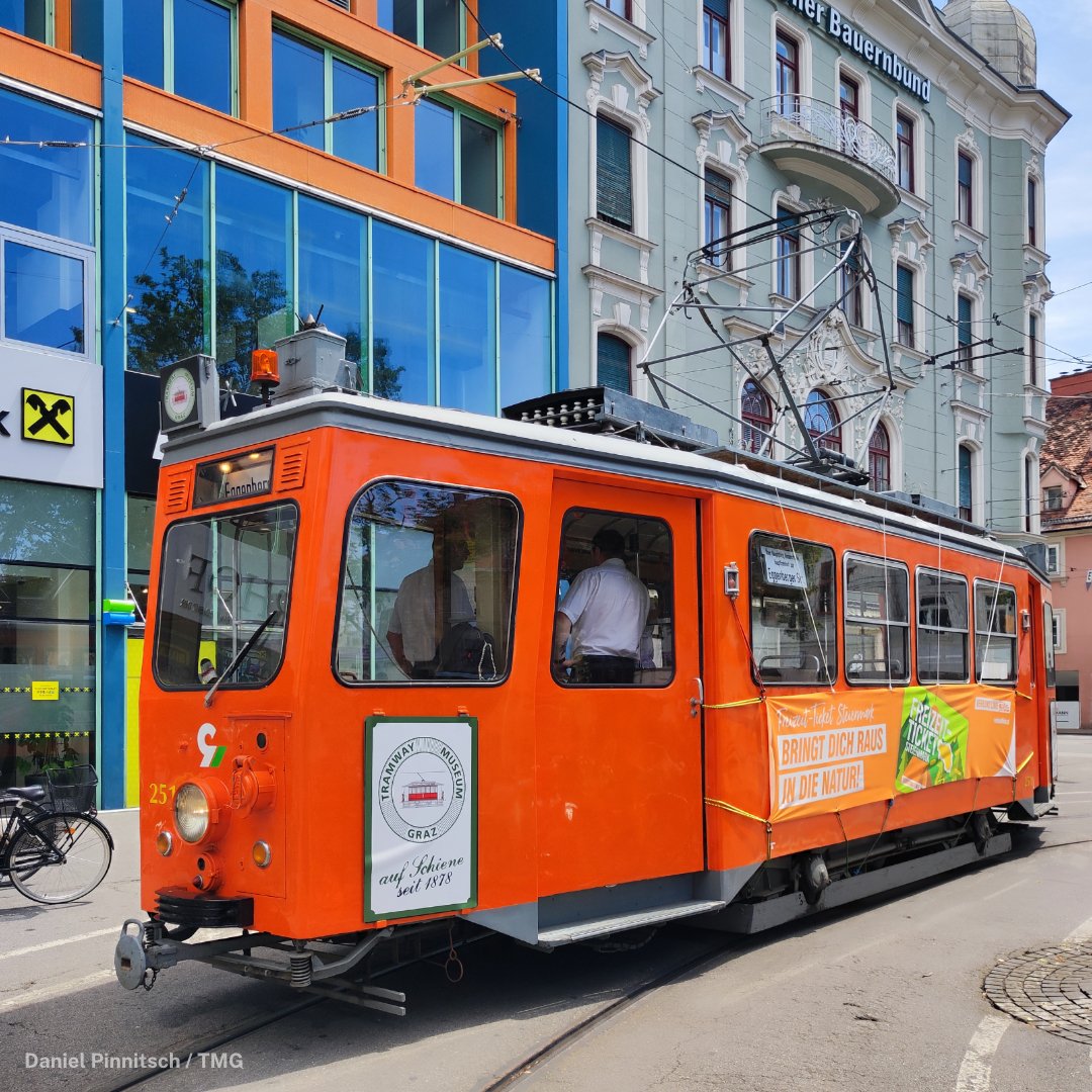 Nicht vergessen, heute verkehrt am Nachmittag wieder die #Sommerbim für euch!

tramway-museum-graz.at/kalender/somme…