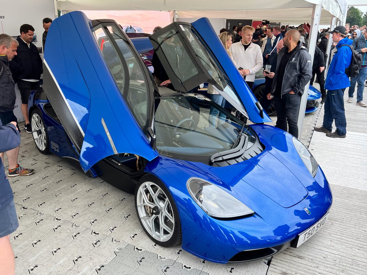TomGreggors's tweet image. Some Gordon Murray @PlanetGMA goodness at #Goodwood #FOS, very cool to see both T.50 and T.33