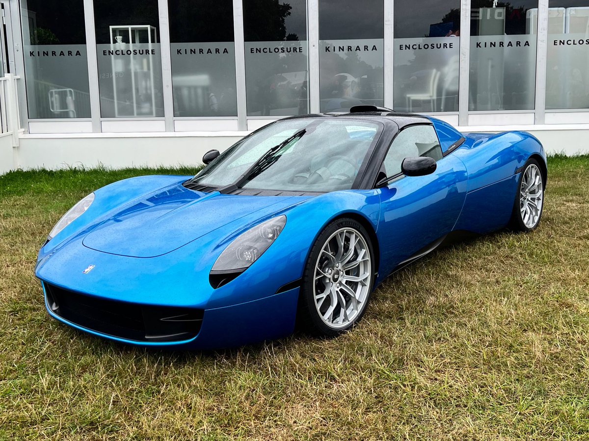 TomGreggors's tweet image. Some Gordon Murray @PlanetGMA goodness at #Goodwood #FOS, very cool to see both T.50 and T.33