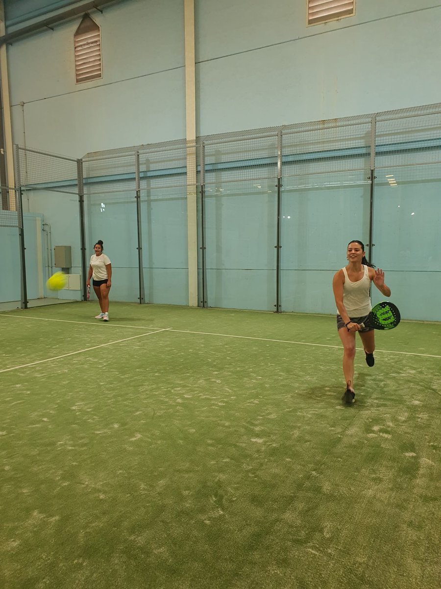 ingeniojoven's tweet photo. 👟 II Campeonato de Pádel ingeniojoven 🎾

La juventud se volvía a vestir de corto 👕 y ponerse a prueba 💪 con ingeniojoven. Debido a la alta demanda tras haber realizado en el mes de marzo un primer encuentro 🫶, ¡nos fuimos en junio a por el siguiente!. https://t.co/Cz9KKZ0ZQ5